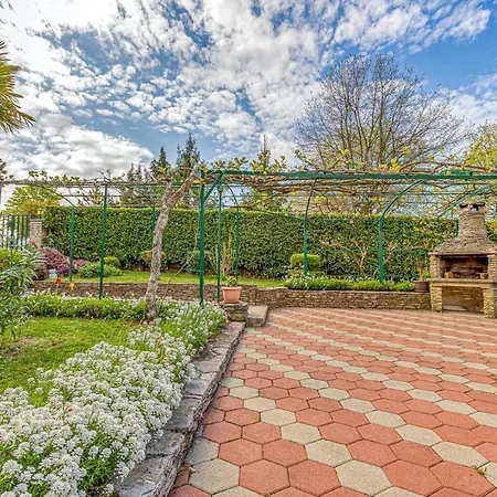 Flores Apartamento Stari Pazin