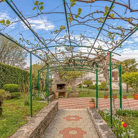 Apartment Flores